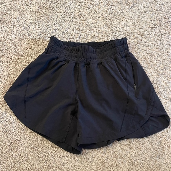 Lululemon black running shorts Size 4 Women’s - Picture 2 of 4